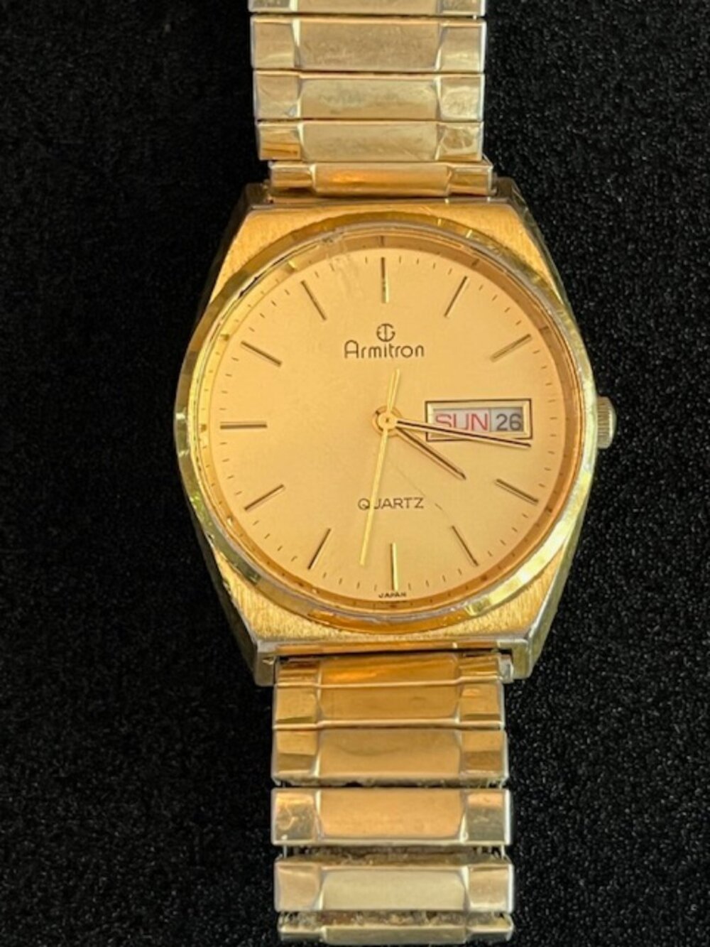 ARMITRON | Gold-tone Men's watch with Day/Date-NEW battery